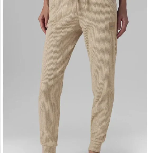 Alo Yoga - Muse Sweatpant Size- XXS - Picture 2 of 7